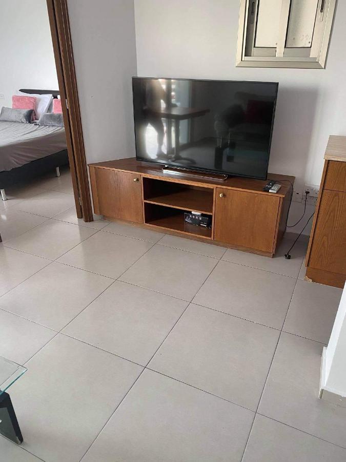 Beachside Apartment In Kato Paphos Lighthouse 81 Exterior photo